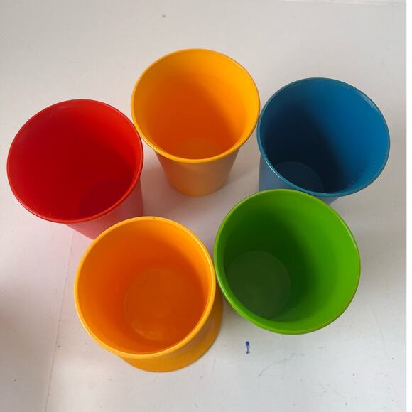 Vtg TUPPERWARE Children Sippy Cup + 4 Classic Bell Tumblers  1318-15 and 109-41 - Picture 3 of 9